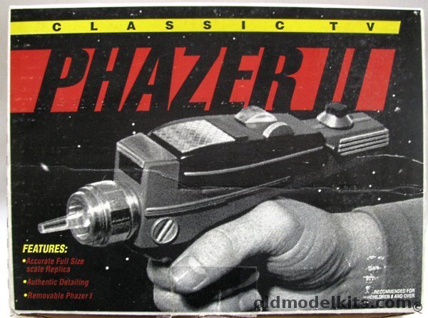 Classic TV 1/1 Star Trek Phazer 1 and Phaser II plastic model kit